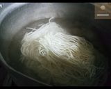 รูปขั้นตอนการทำที่ 4 ของ 🍜ก๋วยจั๊บญวนไข่ลาวา🍳