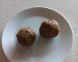 A picture of step 4 of Chapati laddoo.