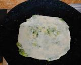 A picture of step 4 of Dill leaves aloo paratha.