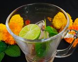 A picture of step 4 of Marigold Flower Tea.