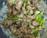 Foto langkah ke 3 dari resep Punggung ayam petai kuah sambel ijo.
