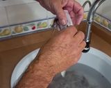 Foto del paso 2 de la receta: Chipirones del cantábrico rellenos en su tinta a la bilbaina
