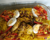 Foto del paso 5 de la receta: Arroz amarillo con pollo compuesta con verduras y huevos