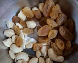 A picture of step 1 of Semolina halwa with banana.