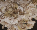 Foto del paso 3 de la receta: Judías con champiñones al ajillo (vegano)