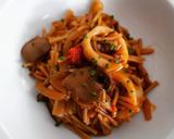 Foto del paso 9 de la receta: Fideos con calamar encebollado a la sobrasada con setas