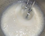 A picture of step 1 of Marbled effect cake.