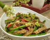 Foto langkah ke 5 dari resep Tumis bunga bawang.