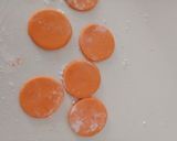 A picture of step 4 of Chocolate choco pops Flowers.