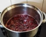 A picture of step 1 of Strawberry souffle.