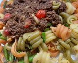 Foto del paso 6 de la receta: Trottole vegetales con espárragos trigueros y pesto rojo