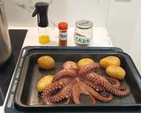 Foto del paso 3 de la receta: Pulpo Cocido y Gratinado con especias Cajún