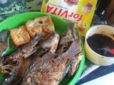 Mujair vs tahu goreng bakar