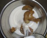 चिक्कू मिल्कशेक रेसिपी स्टेप 3 फोटो 