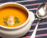 Foto del paso 4 de la receta: Crema de calabaza IBSA con cigala y cebollino fresco