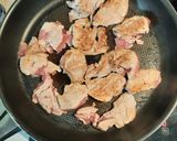 Une image de l'étape 4 de Filet mignon sur lit de courgettes et champignons avec tagliatelles et sauce fromagère.