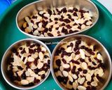 Foto langkah ke 3 dari resep Puding Roti Tawar Tabur Kismis Dan Almond.