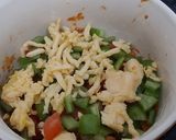 A picture of step 3 of Mug Pizza.