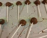 A picture of step 10 of Mint Chocolate Vanilla Cake Balls.