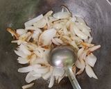 A picture of step 1 of Soya keema.
