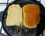 Foto langkah ke 4 dari resep Roti bakar biskuit gurih mix keju.