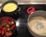 Foto del passaggio 1 della ricetta Risotto alle fragole