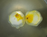 Foto del paso 1 de la receta: Estofado de alcachofas, patatas y langostinos