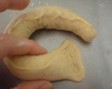 A picture of step 4 of Kinako Roasted Soy Flour Bagels.