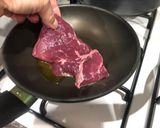 Foto del paso 4 de la receta: Filete de ternera con espinacas salteadas con jamón