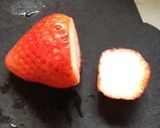 A picture of step 1 of Easy Heart-Shaped Strawberries for your Bento..