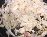 Gambar langkah 2 resipi Kobis Goreng Mamak.