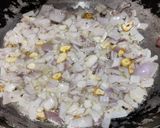 A picture of step 3 of Palak chicken masala.