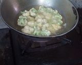 A picture of step 1 of Aloo fulgobhi roast.