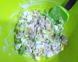 Foto del paso 12 de la receta: Batbout rellenos de salchichas y otros de ensalada variada