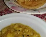 A picture of step 3 of Aalu ki tarkari with kachori.