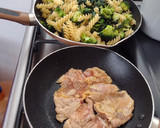 Foto del paso 5 de la receta: Brócoli con espinaca, pasta y pollo