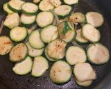 Hình bước làm 2 của món Canh cá ngót, squash xào thịt bò