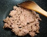 Foto langkah ke 2 dari resep Tumis tuna kalengan.