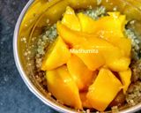 A picture of step 2 of Quinoa Smoothie with Mango and Melon.