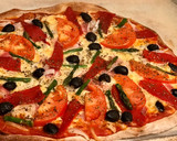 Foto del paso 4 de la receta: Pizza de bacon, pimientos asados, trigueros y mucho más
