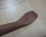 A picture of step 4 of Easy Chocolate Bagels.