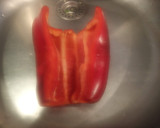 Foto del paso 1 de la receta: Aliño de pimientos asados y atún al Microondas