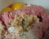 A picture of step 2 of Mushrooms stuffed in meat loaf.