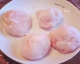 A picture of step 6 of Easy Strawberry Daifuku to Make with Kids.