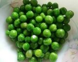 A picture of step 2 of Matar potli.