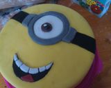 A picture of step 7 of Minion cake.
