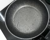 Hình bước làm 2 của món Ức gà áp chảo