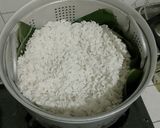Foto langkah ke 1 dari resep Ketan Serundeng Kelapa.