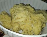 Foto del paso 2 de la receta: Bolitas de mandioca o yuca rellenas de queso