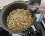 A picture of step 1 of Jowar Upma.